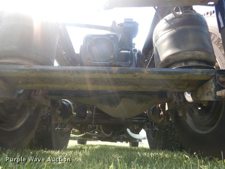 image for item JI9415 2006 Mack CH600  semi truck