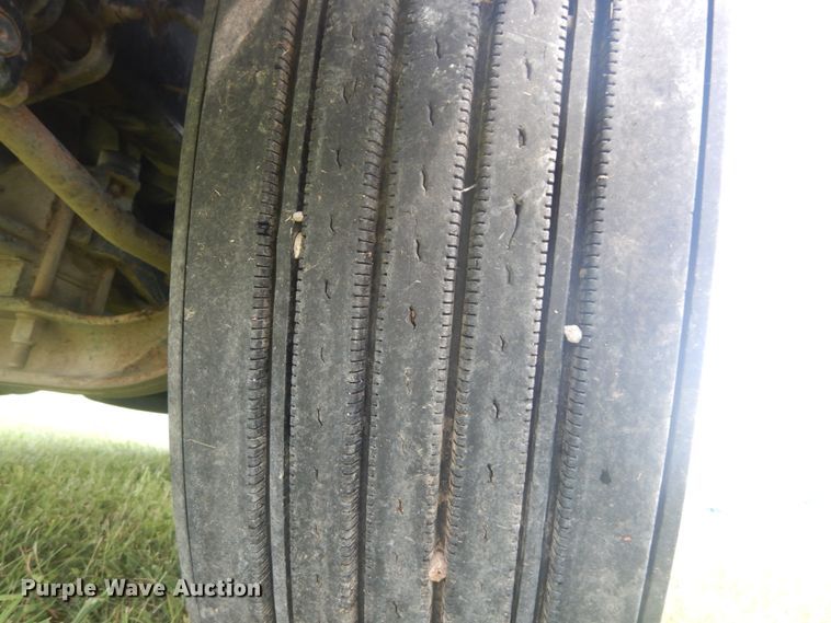 image for item JI9415 2006 Mack CH600  semi truck