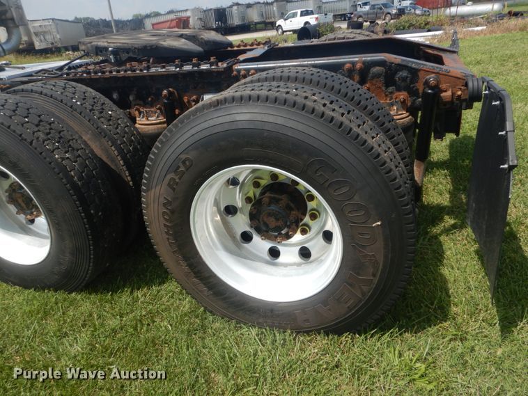 image for item JI9415 2006 Mack CH600  semi truck