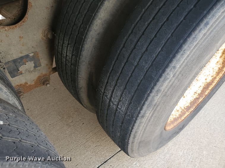 image for item JM9523 2000 Wabash National  dry van trailer