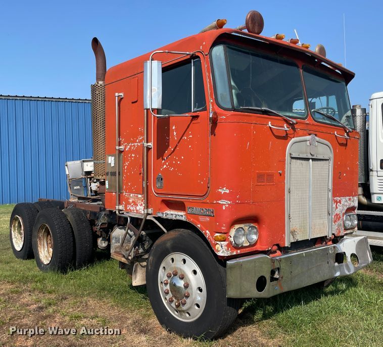 image for item JQ9618 1977 Kenworth KI00C  semi truck