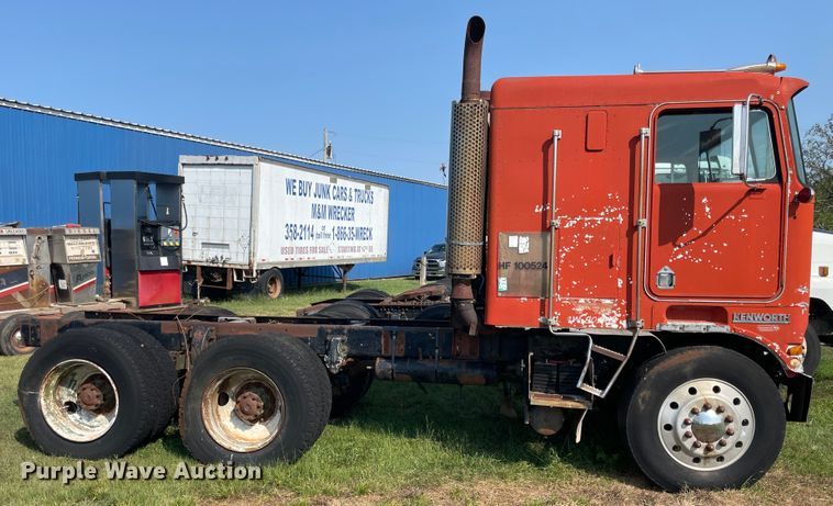 image for item JQ9618 1977 Kenworth KI00C  semi truck