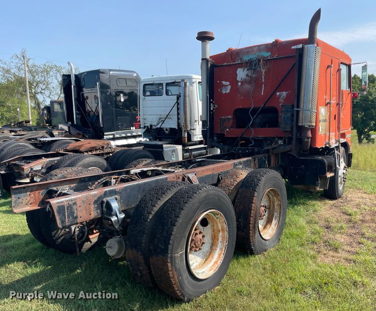 image for item JQ9618 1977 Kenworth KI00C  semi truck