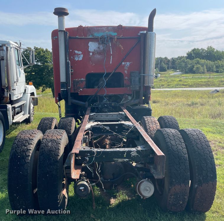 image for item JQ9618 1977 Kenworth KI00C  semi truck