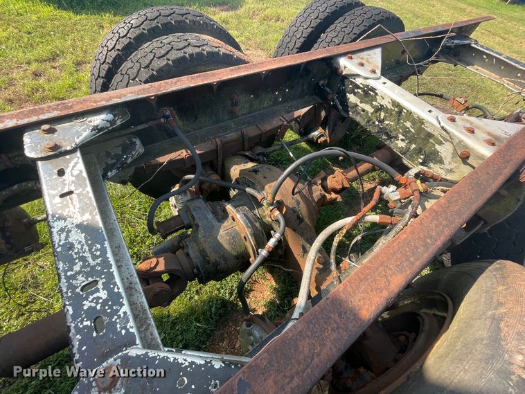 image for item JQ9618 1977 Kenworth KI00C  semi truck