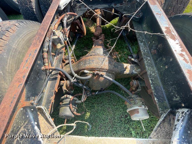 image for item JQ9618 1977 Kenworth KI00C  semi truck