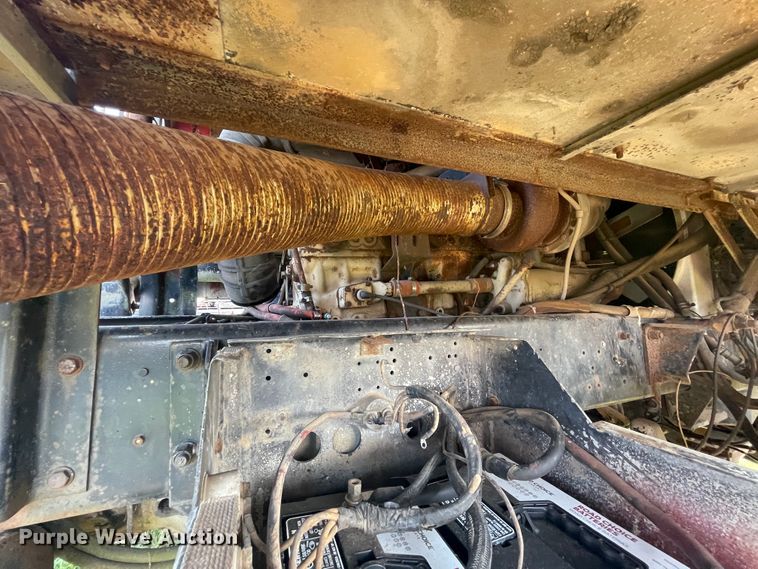 image for item JQ9618 1977 Kenworth KI00C  semi truck