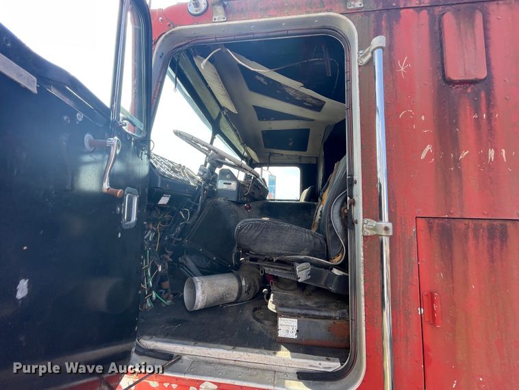 image for item JQ9618 1977 Kenworth KI00C  semi truck