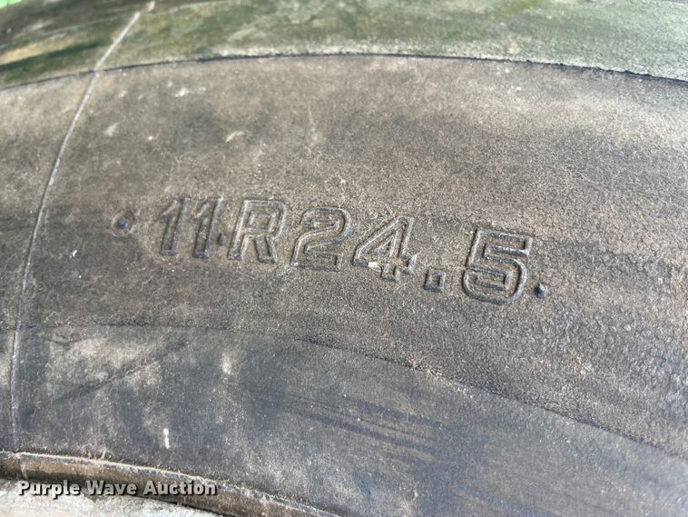 image for item JQ9618 1977 Kenworth KI00C  semi truck