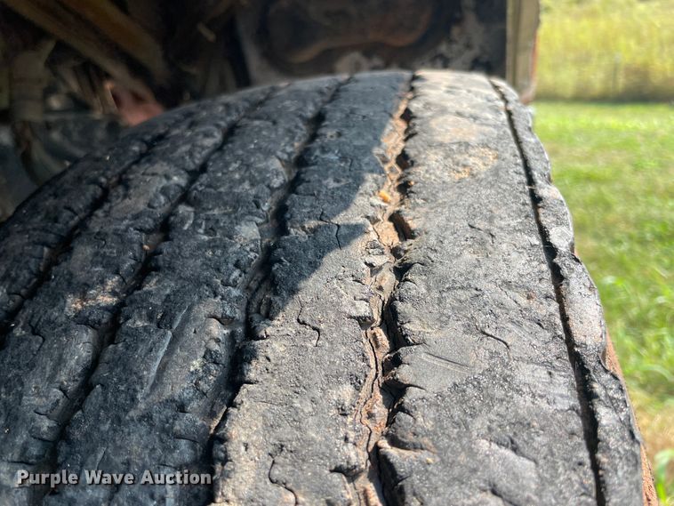 image for item JQ9618 1977 Kenworth KI00C  semi truck