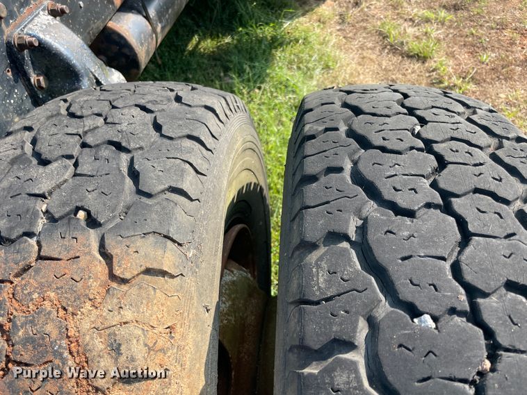 image for item JQ9618 1977 Kenworth KI00C  semi truck