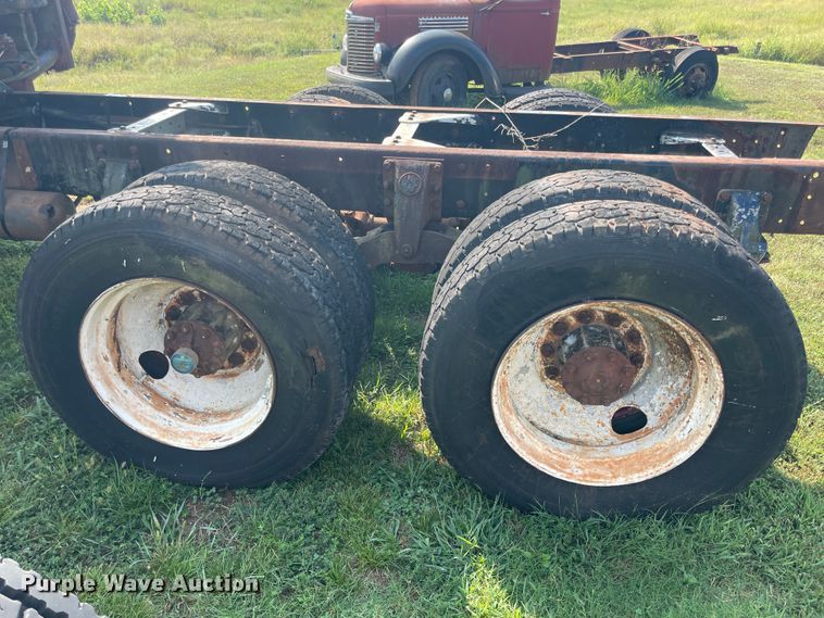 image for item JQ9618 1977 Kenworth KI00C  semi truck