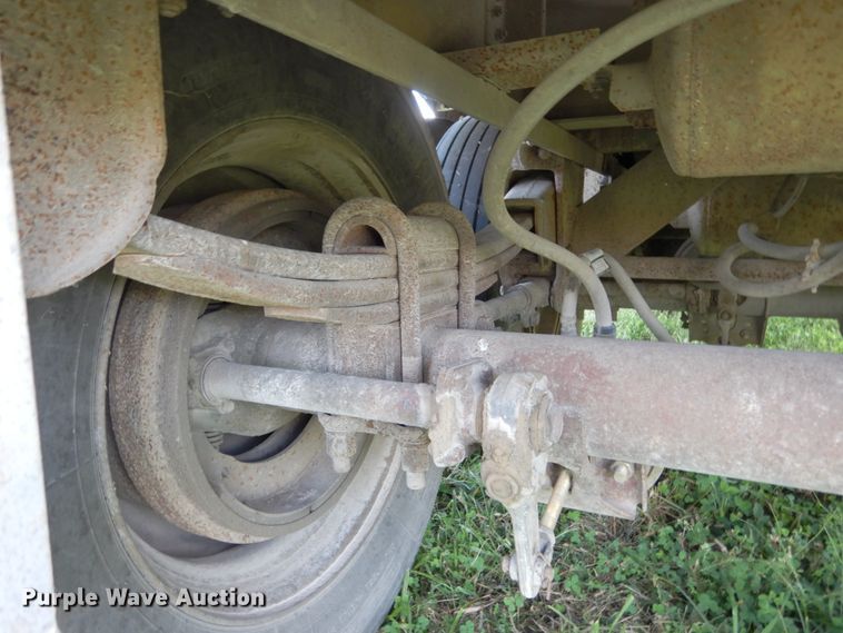 image for item KI9579 1988 Wilson  livestock trailer