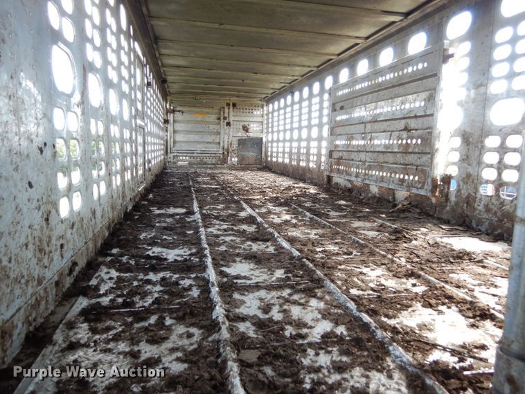 image for item KI9579 1988 Wilson  livestock trailer