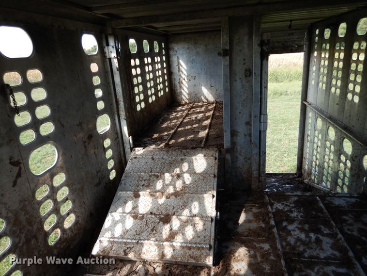 image for item KI9579 1988 Wilson  livestock trailer