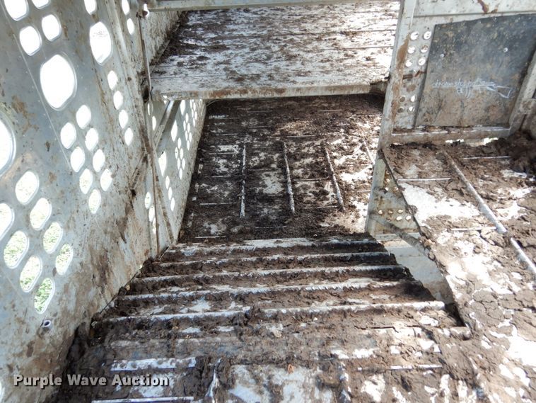 image for item KI9579 1988 Wilson  livestock trailer