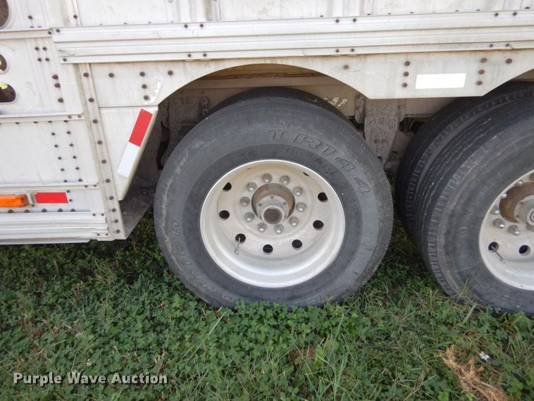 image for item KI9579 1988 Wilson  livestock trailer