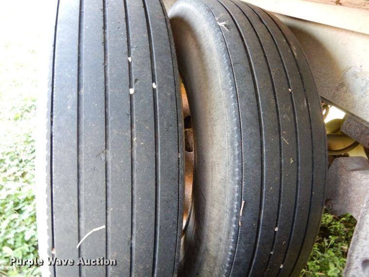 image for item KI9579 1988 Wilson  livestock trailer