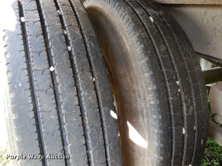 image for item KI9579 1988 Wilson  livestock trailer