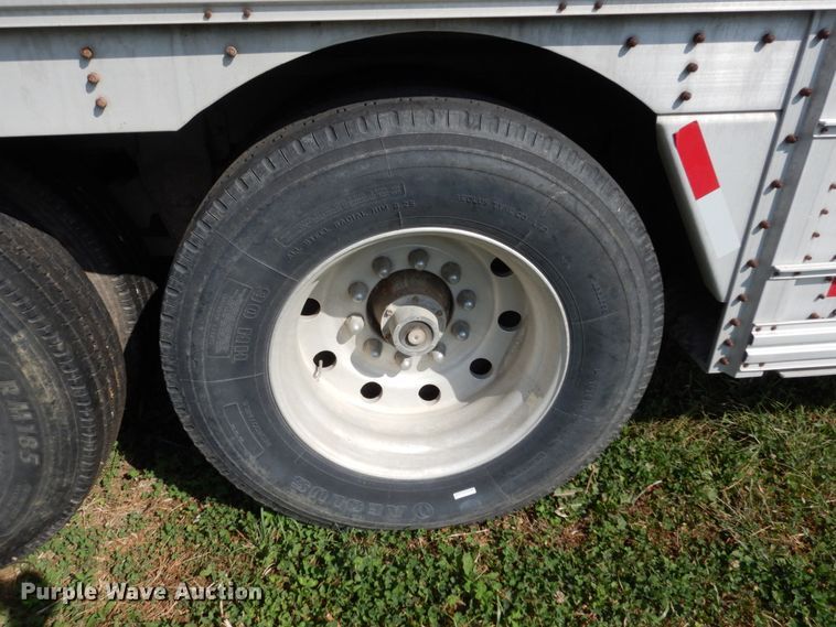 image for item KI9579 1988 Wilson  livestock trailer