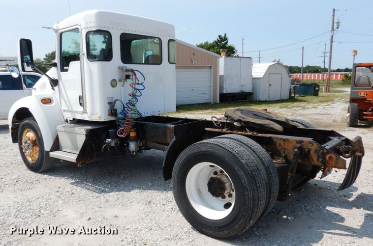 image for item KI9595 2005 Kenworth T300  semi truck