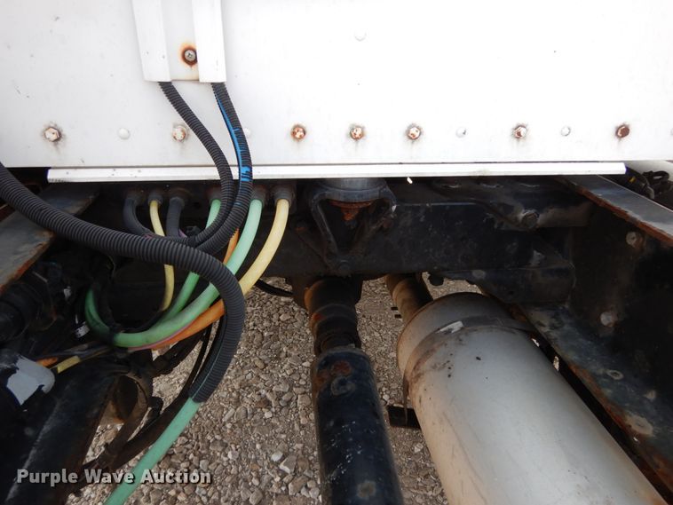 image for item KI9595 2005 Kenworth T300  semi truck