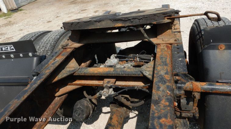 image for item KI9595 2005 Kenworth T300  semi truck