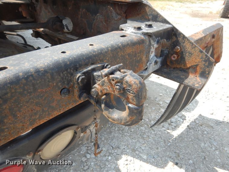 image for item KI9595 2005 Kenworth T300  semi truck