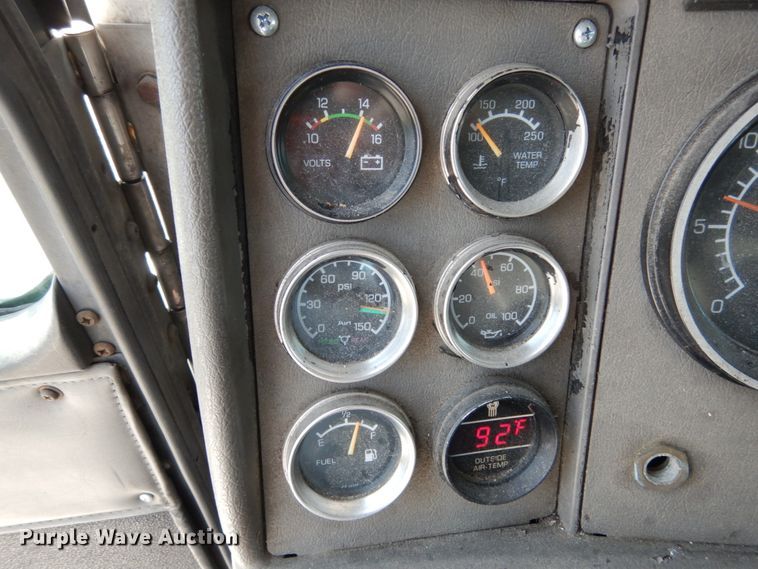 image for item KI9595 2005 Kenworth T300  semi truck