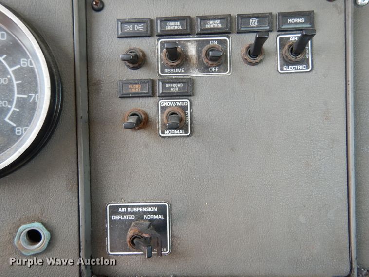 image for item KI9595 2005 Kenworth T300  semi truck