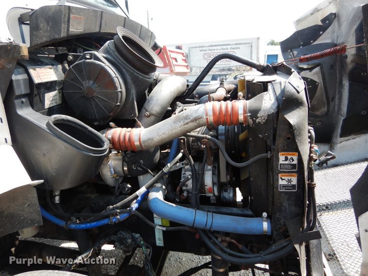 image for item KI9595 2005 Kenworth T300  semi truck