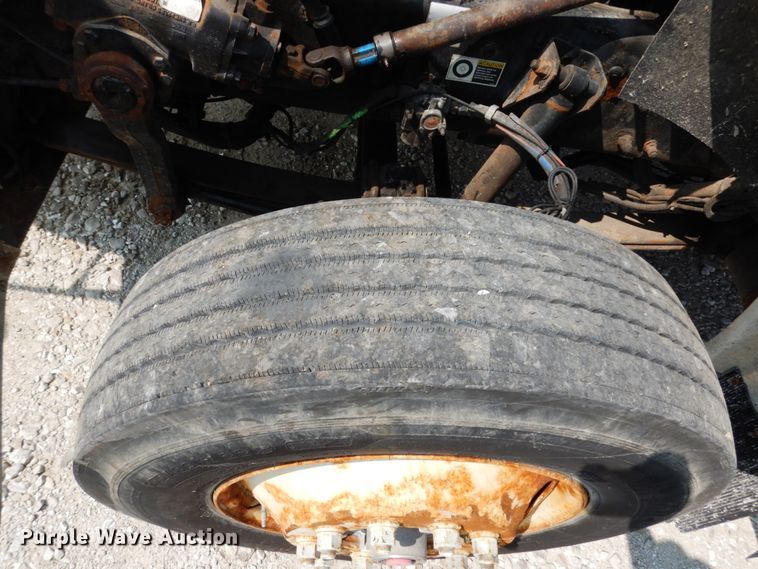 image for item KI9595 2005 Kenworth T300  semi truck