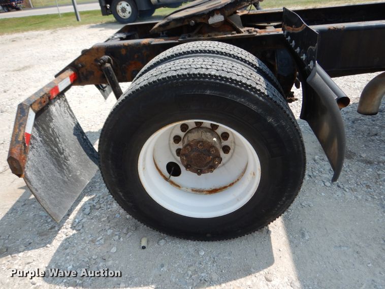 image for item KI9595 2005 Kenworth T300  semi truck