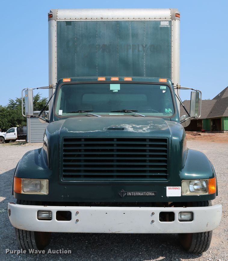 image for item KQ9744 1996 International 4900  box truck