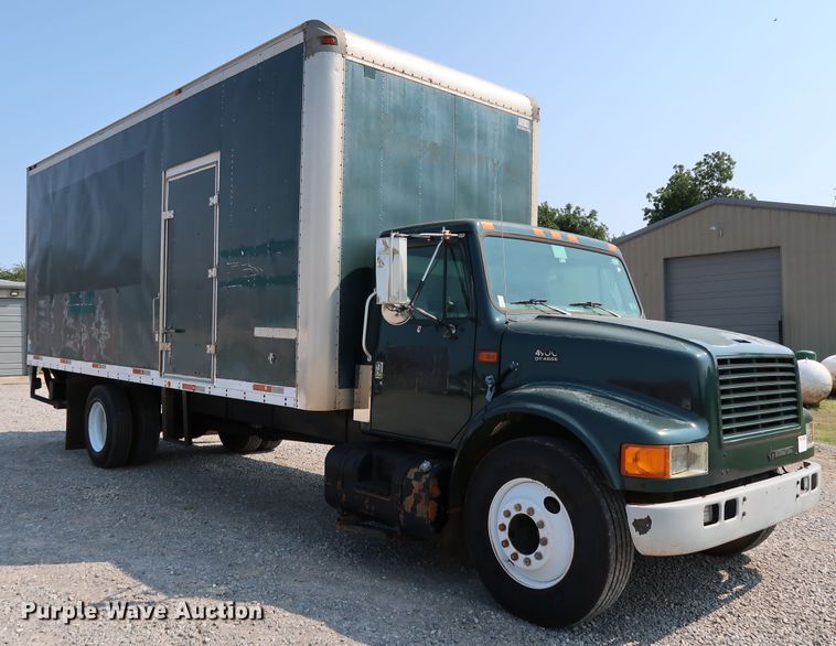 image for item KQ9744 1996 International 4900  box truck