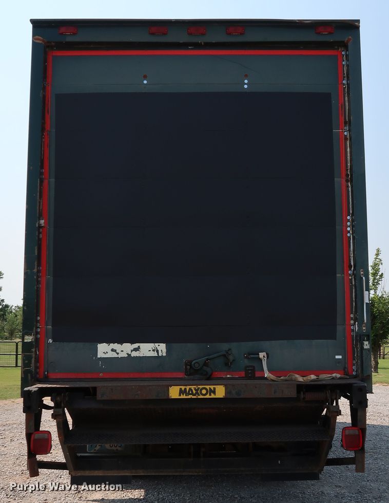 image for item KQ9744 1996 International 4900  box truck