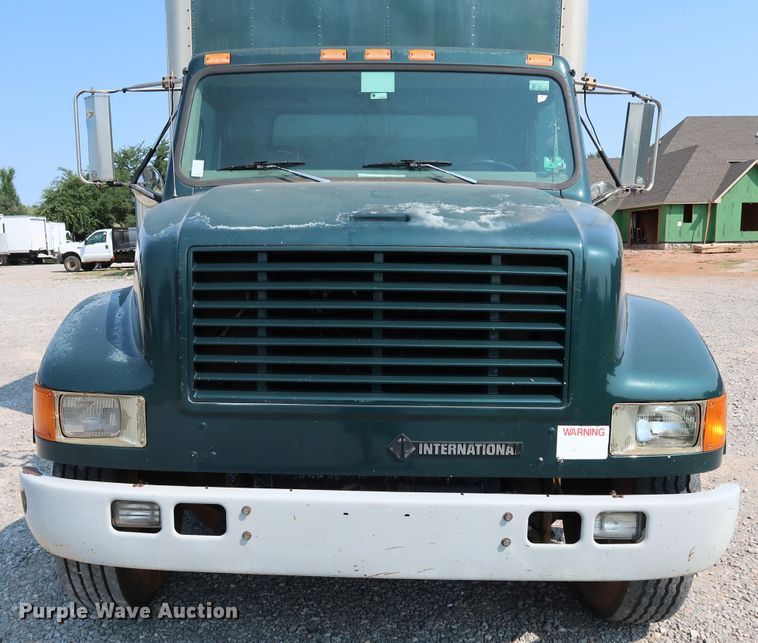 image for item KQ9744 1996 International 4900  box truck