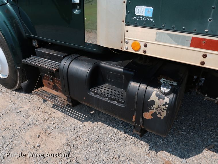 image for item KQ9744 1996 International 4900  box truck