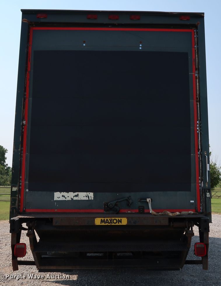 image for item KQ9744 1996 International 4900  box truck