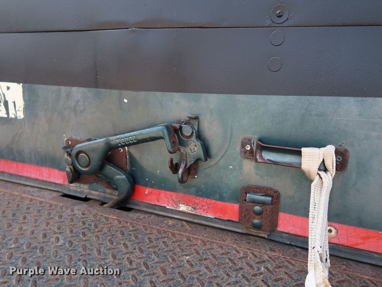 image for item KQ9744 1996 International 4900  box truck