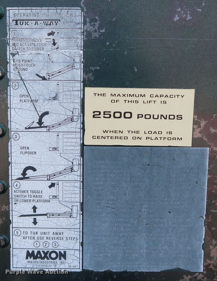 image for item KQ9744 1996 International 4900  box truck