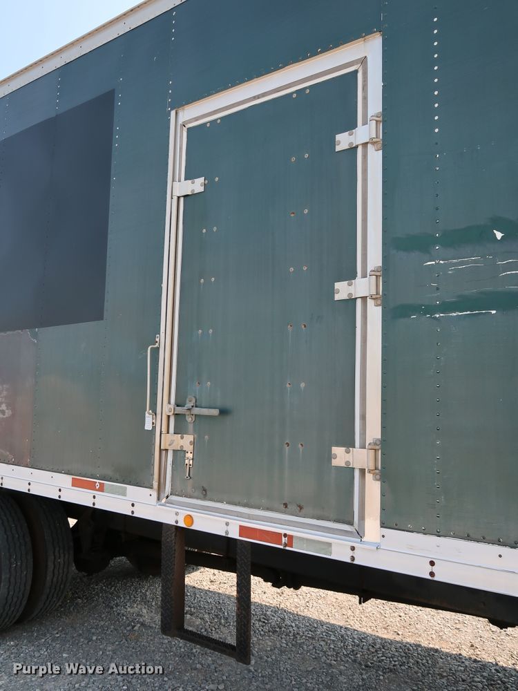 image for item KQ9744 1996 International 4900  box truck