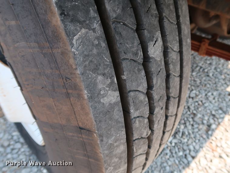 image for item KQ9744 1996 International 4900  box truck