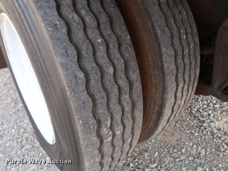 image for item KQ9744 1996 International 4900  box truck