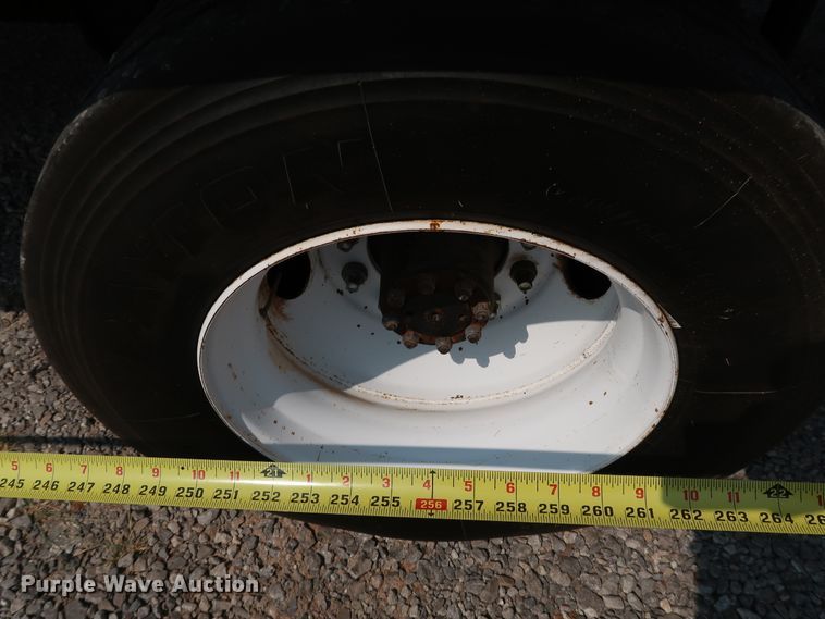 image for item KQ9744 1996 International 4900  box truck