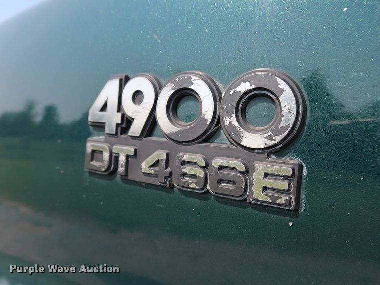 image for item KQ9744 1996 International 4900  box truck