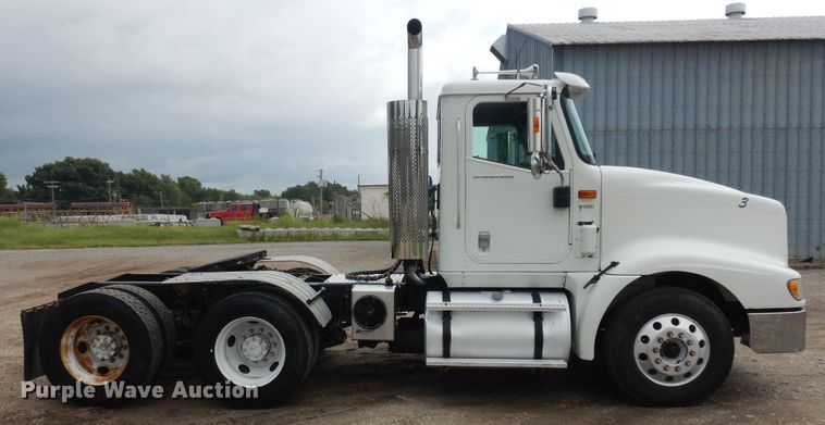 image for item KU9214 2007 International 9400i  semi truck