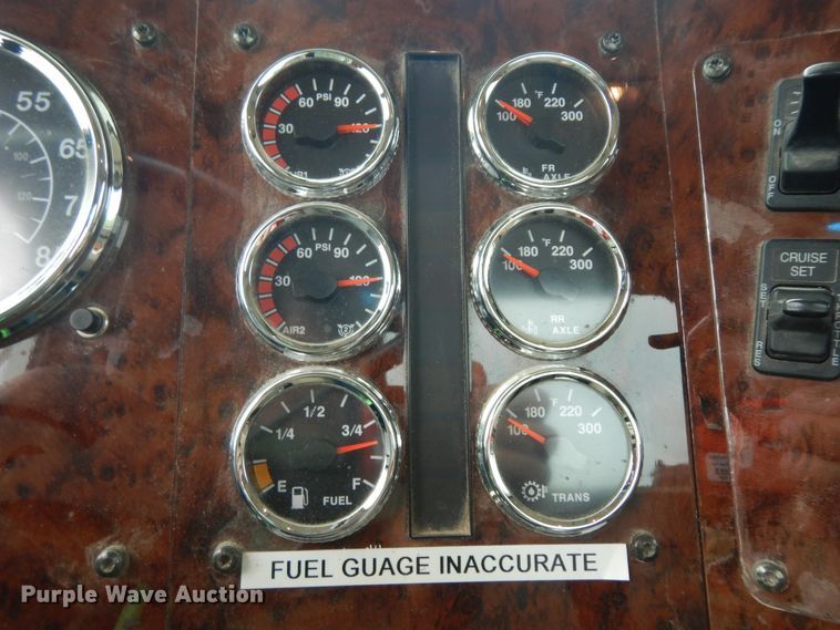 image for item KU9214 2007 International 9400i  semi truck