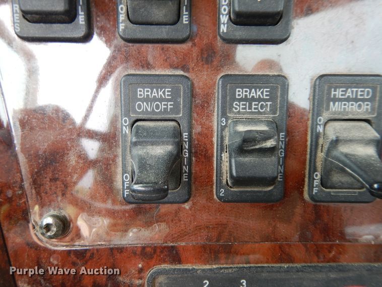 image for item KU9214 2007 International 9400i  semi truck