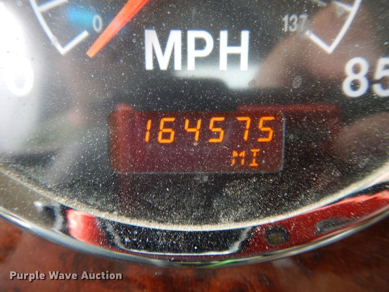 image for item KU9214 2007 International 9400i  semi truck